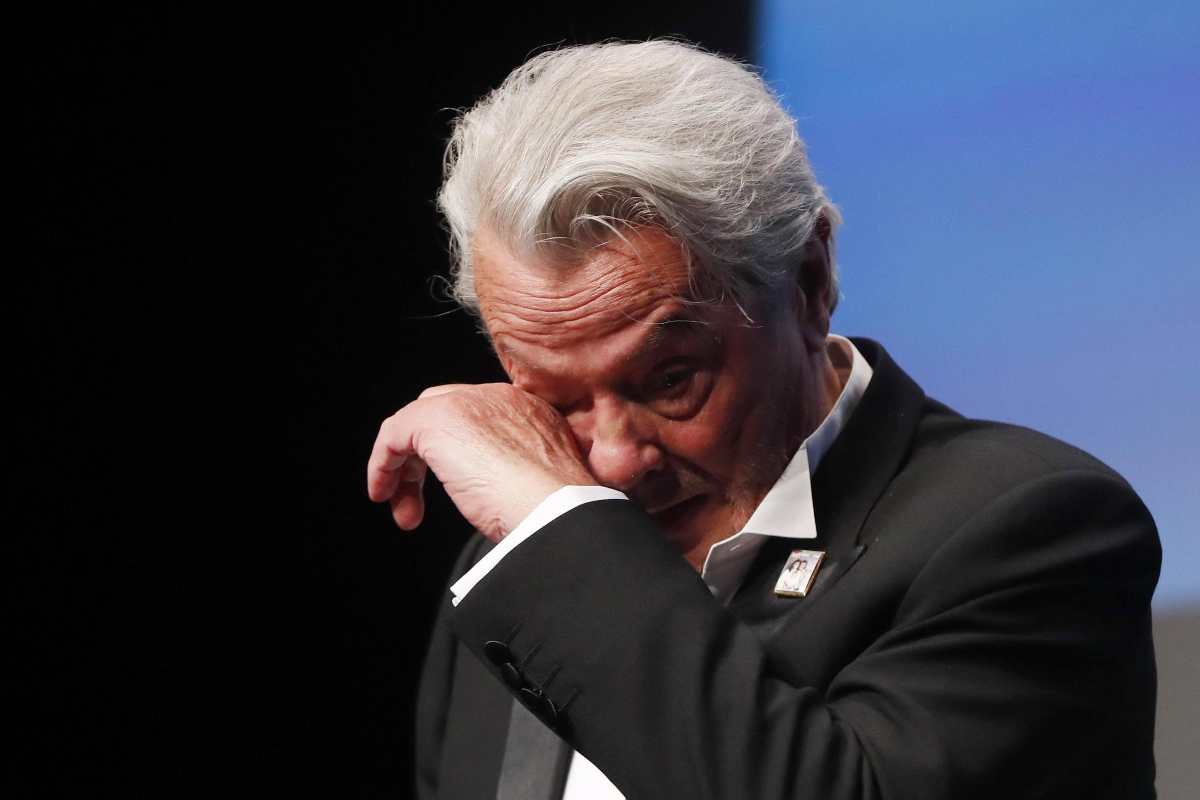 Aperto il testamento di Alain Delon: eredità a una sola persona