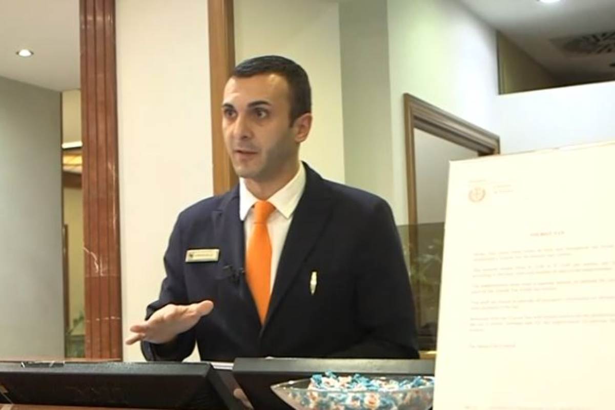 emanuele de maria nell'hotel dove lavorava