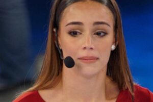 Alessia Pecchia visibilmente emozionata ad Amici