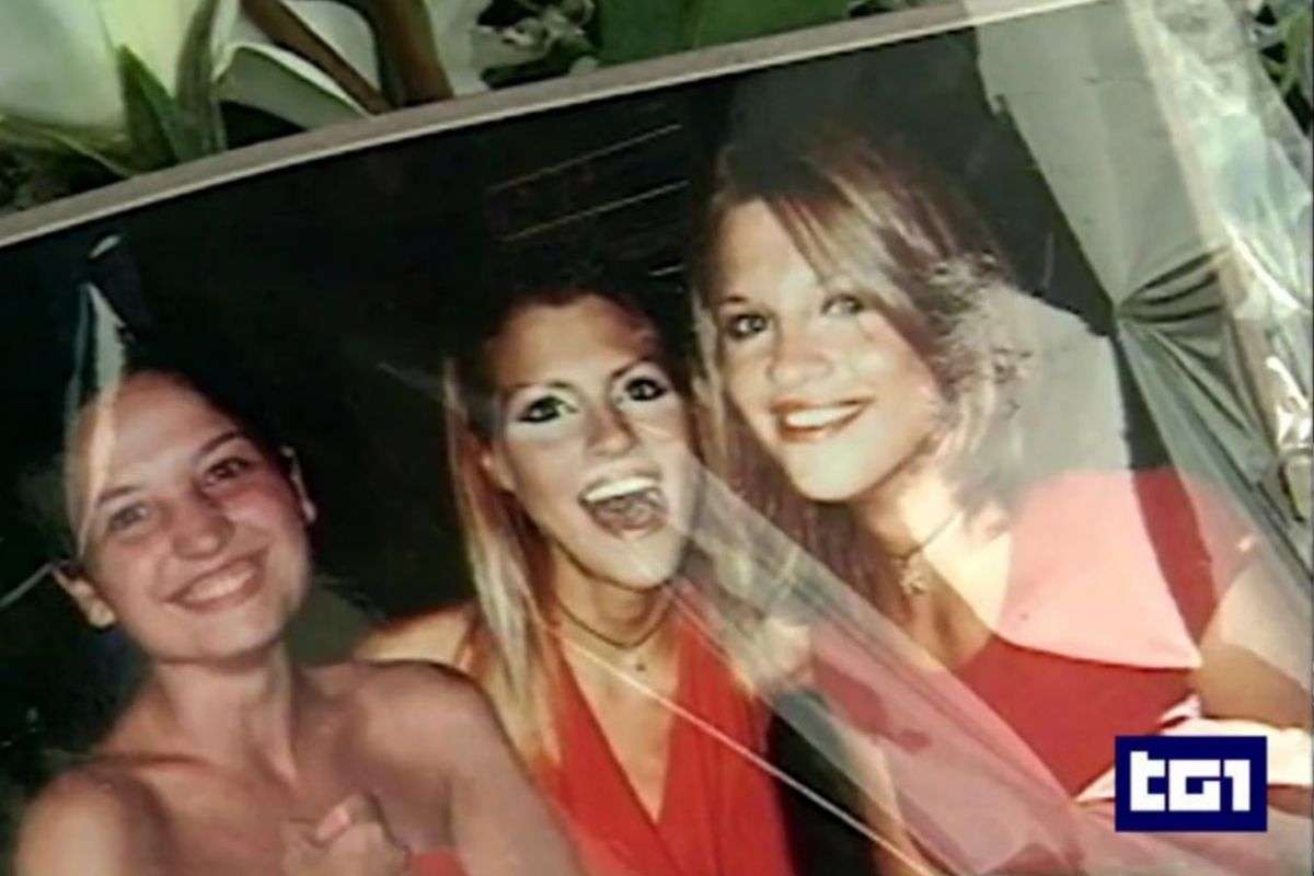 Il fotomontaggio delle gemelle Cappa con Chiara