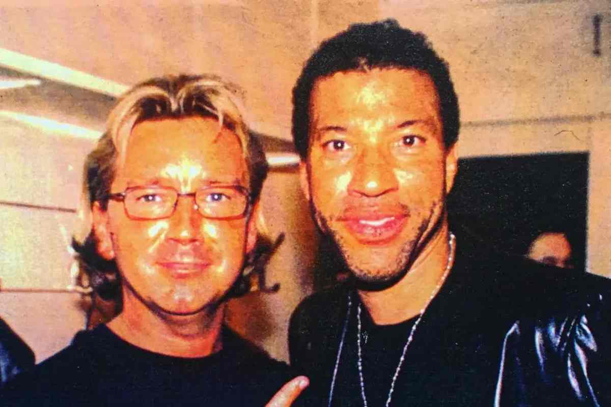 Nightcrawlers con Lionel Richie