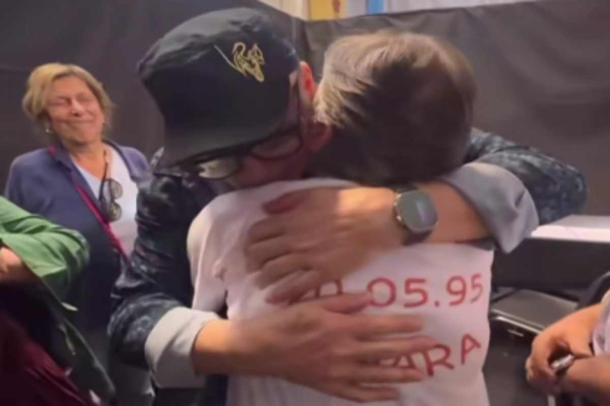 Vasco Rossi abbraccia la mamma di Alba Chiara Baroni