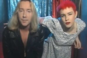 John Reid dei Nightcrawlers nel video del brano che lo ha reso iconico