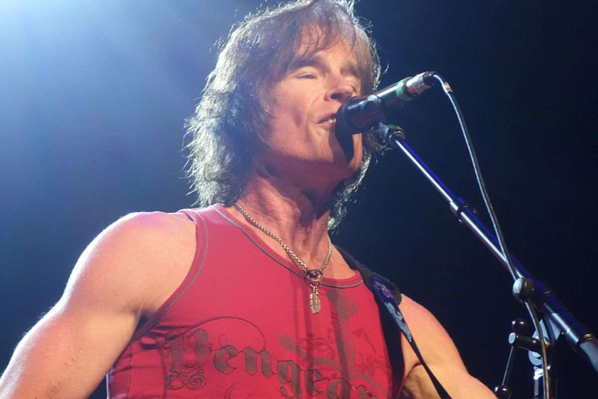 Ronn Moss con la sua band folk rock
