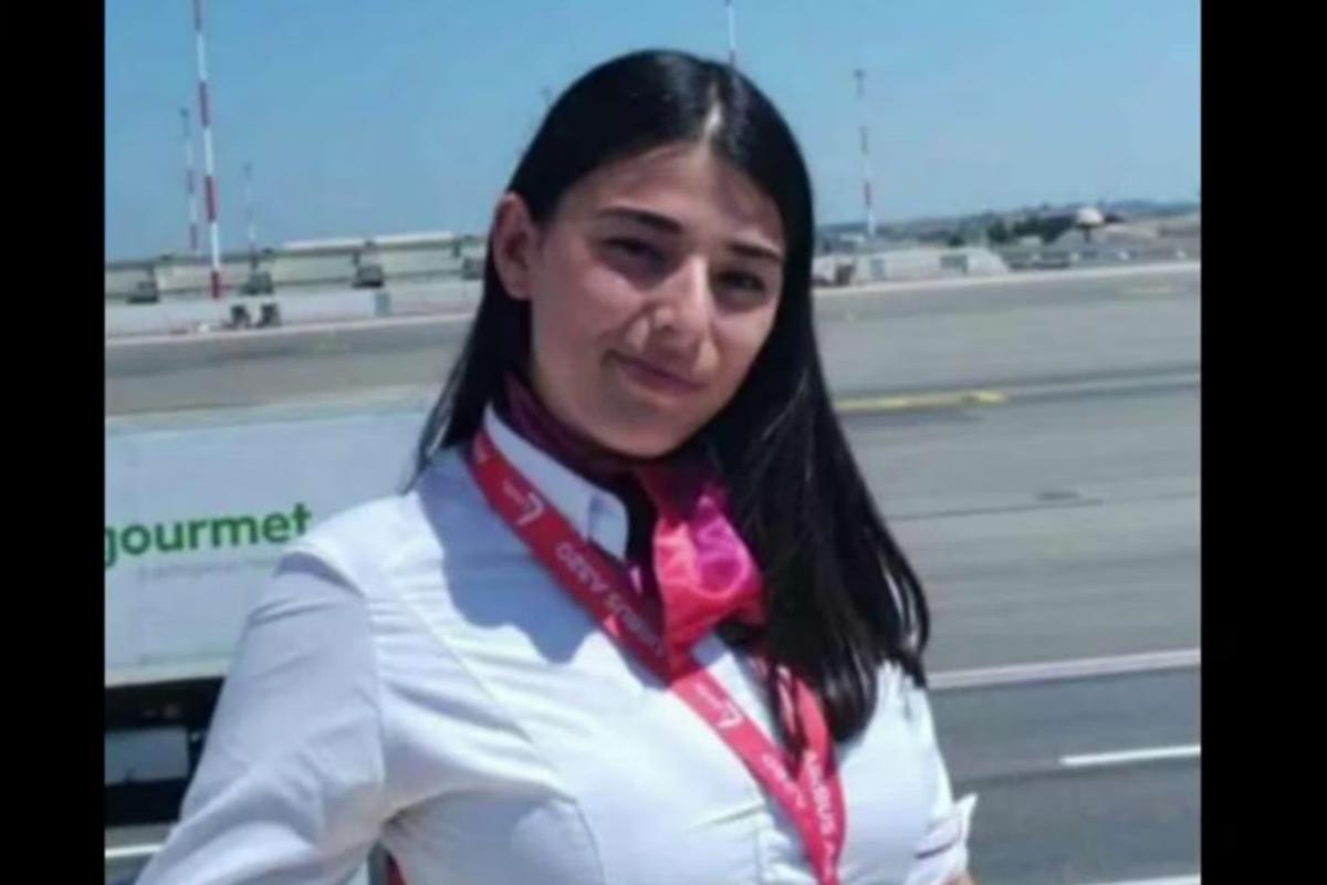 aurora maniscalco mentre lavorava come hostess