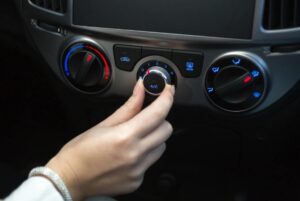 Accendere aria condizionata in auto