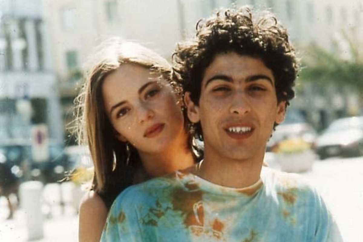 Edoardo Gabriellini e Regina Orioli nella scena del motorino in Ovosodo