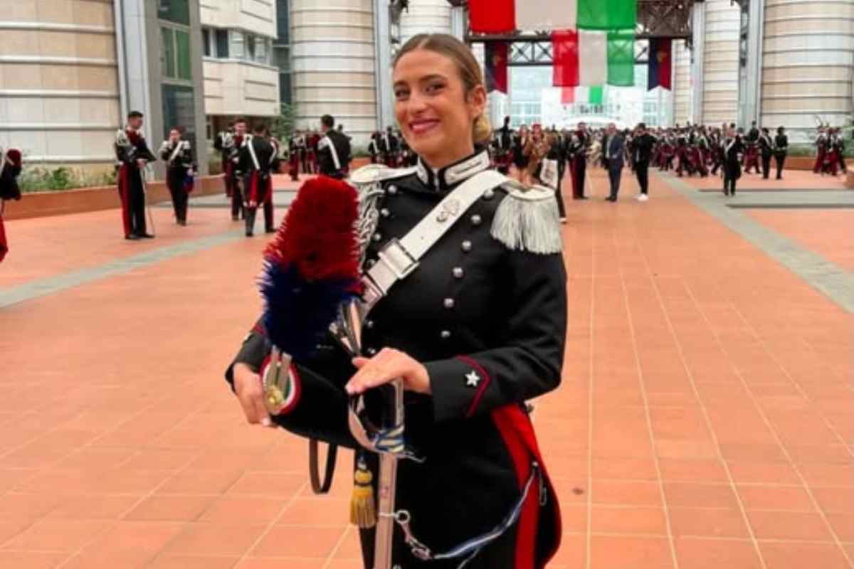 Laura Grillo in divisa per una cerimonia ufficiale