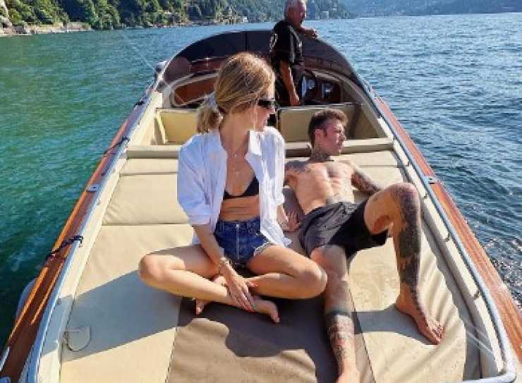 chiara e fedez in barca
