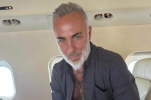 gianluca vacchi in aereo