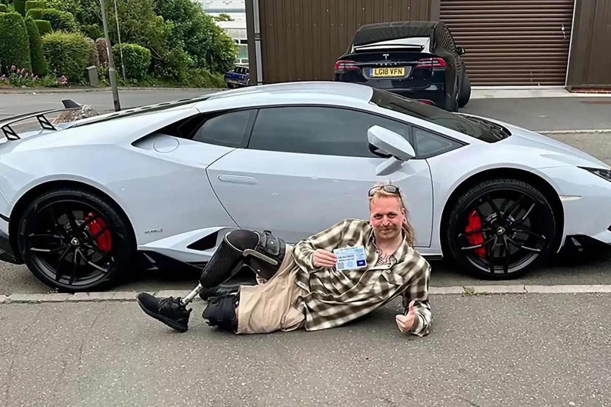ragazzo disabile Lamborghini
