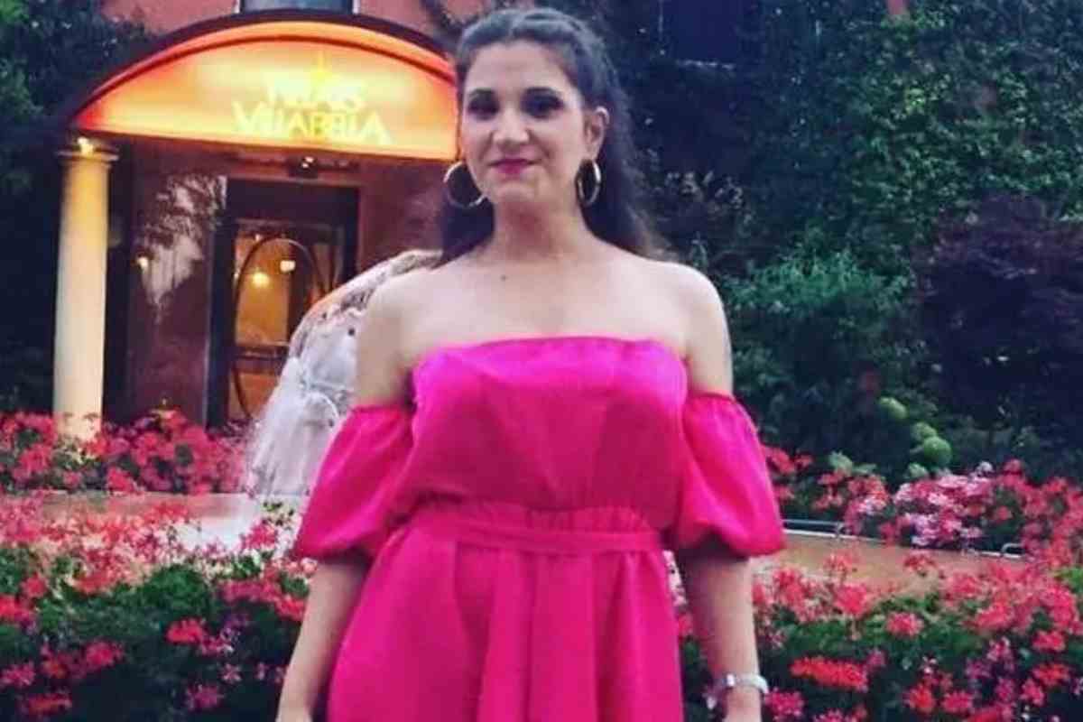 maria cristina pugliese con un abito rosa