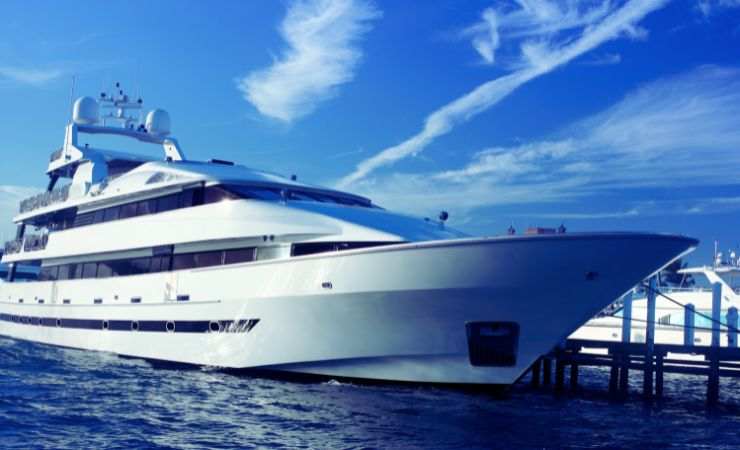 yacht