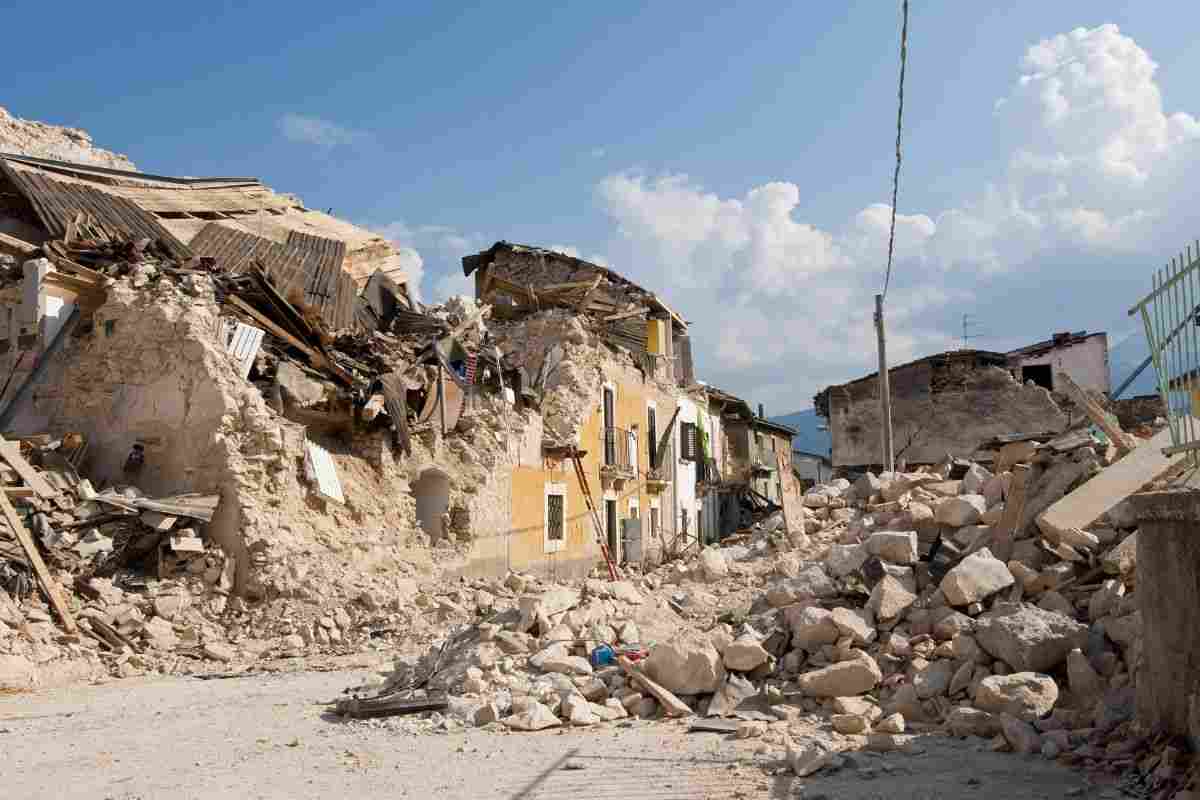 macerie dopo un terremoto