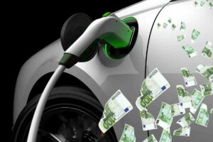 Auto elettrica e soldi
